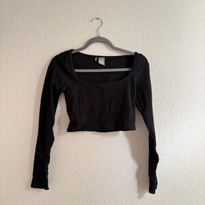 Aritzia Sunday Best crop seamless top